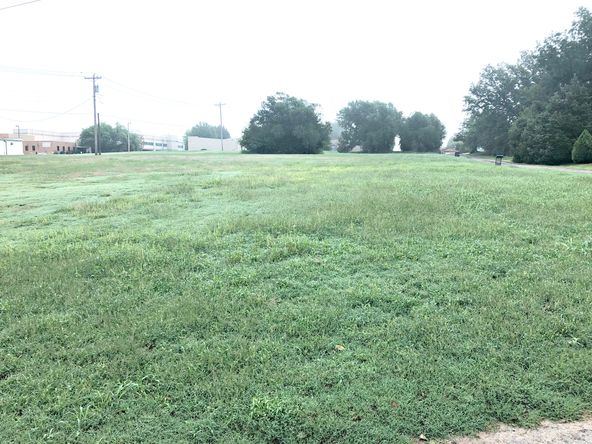 Spencer Avenue: Spencer Avenue, Chickasha, OK 73018